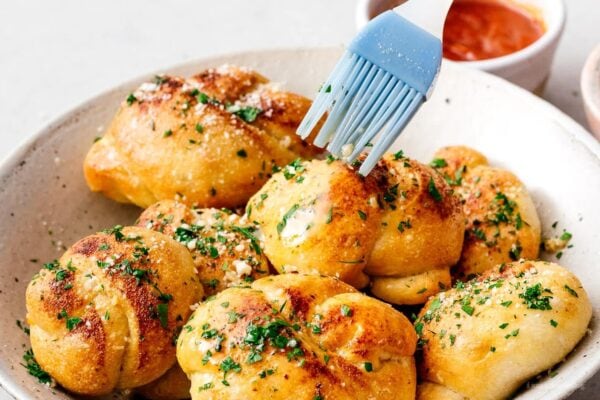 parmesan garlic knots | www.iamafoodblog.com