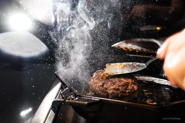 how to make a juicy lucy | www.iamafoodblog.com