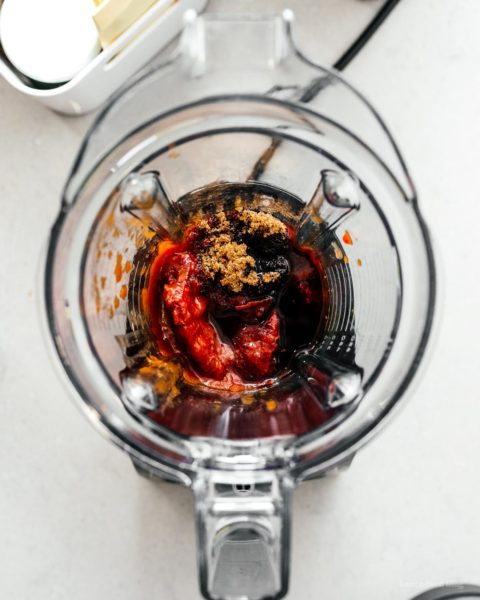 5 Ingredient Oven Broiled Chipotle Chicken Wings with Salsa Negra | www.iamafoodblog.com