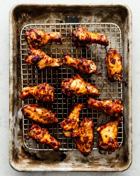 5 Ingredient Oven Broiled Chipotle Chicken Wings with Salsa Negra | www.iamafoodblog.com