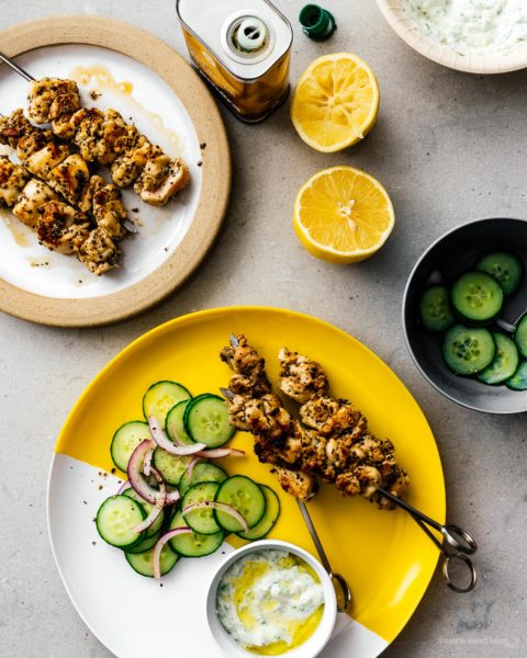 If you love chicken and are looking for a tasty recipe that’s easy to cook in the oven or on the grill, this low carb keto friendly chicken souvlaki is for you! #lowcarb #keto #ketofriendly #ketorecipe #chicken #chickenrecipe #recipes #dinner