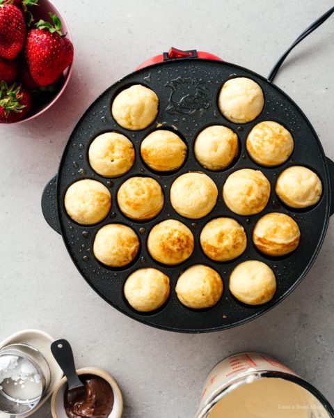 Make Danish aebleskiver at home for the ultimate brunch! Pancakes never looked so cute :) #pancakes #brunch #breakfast #recipes #brunchrecipes #cutefood #pancakeballs #aebleskiver #danish