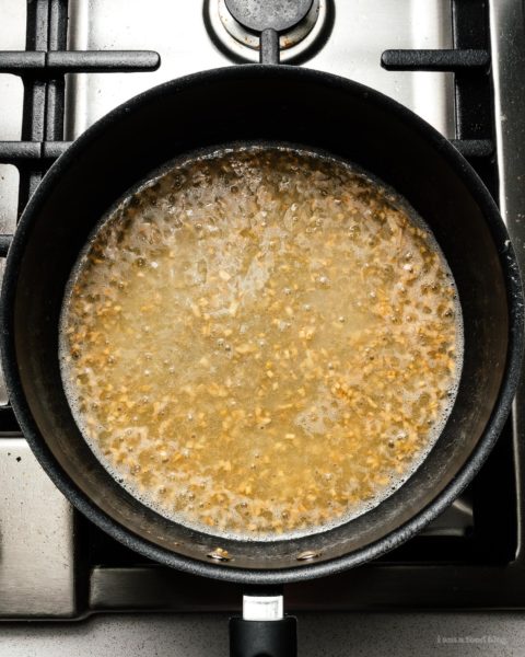 When you’re craving a bowl of childhood comfort with just a hint of adulting, make yourself a bowl of these garlicky brown butter parmesan noodles #recipes #dinner #easy #brownbutter #garlicnoodles #parmesan #butternoodles
