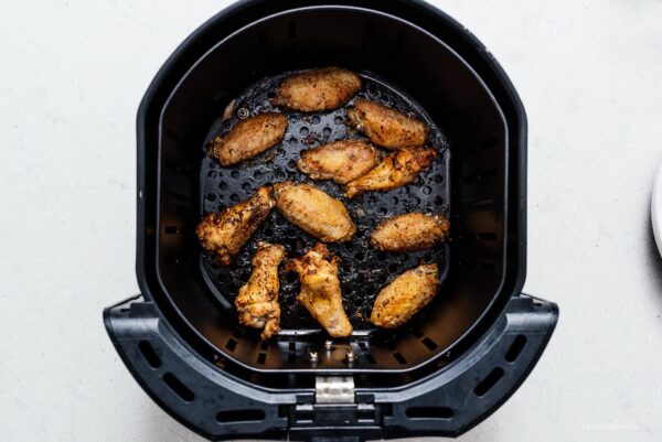 chicken wings in air fryer | www.iamafoodblog.com