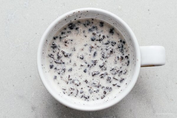 how to make oreo mug cake | www.iamafoodblog.com