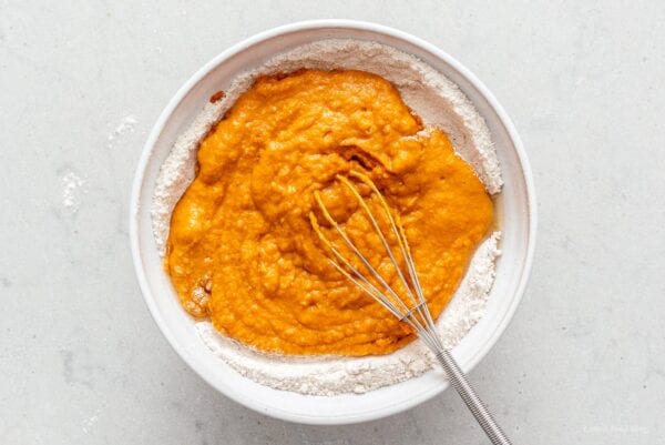 pumpkin bread wet ingredients | www.iamafoodblog.com