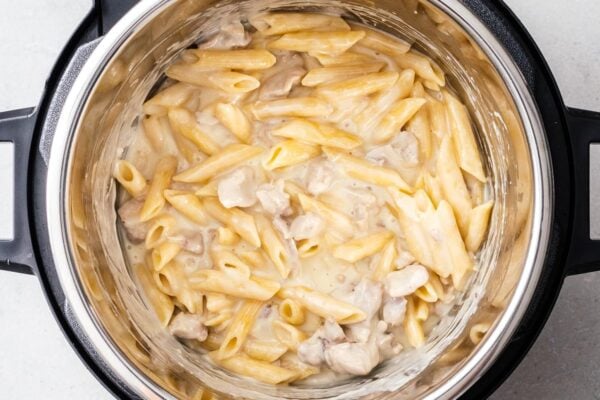 creamy chicken alfredo | www.iamafoodblog.com