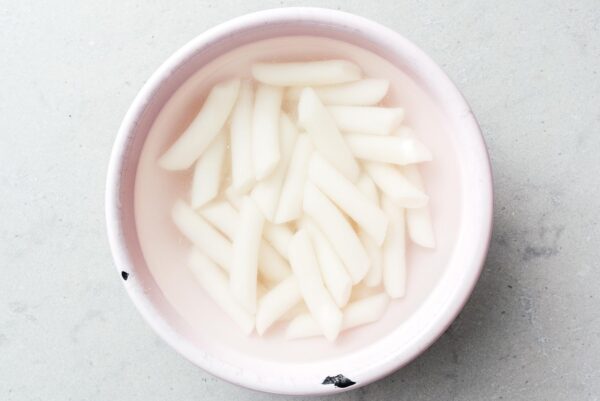 soaking tteokbokki | www.iamafoodblog.com