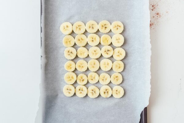 sliced bananas on a cookie sheet | www.iamafoodblog.com
